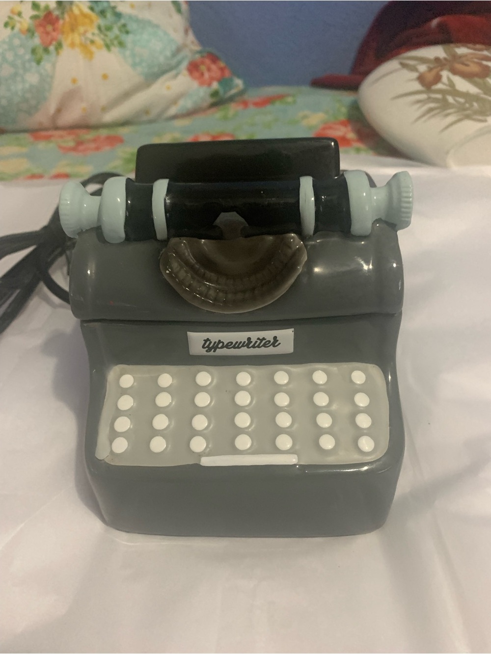 Typewriter Shaped Scentsy Fragrance Wax Warmer For Desk